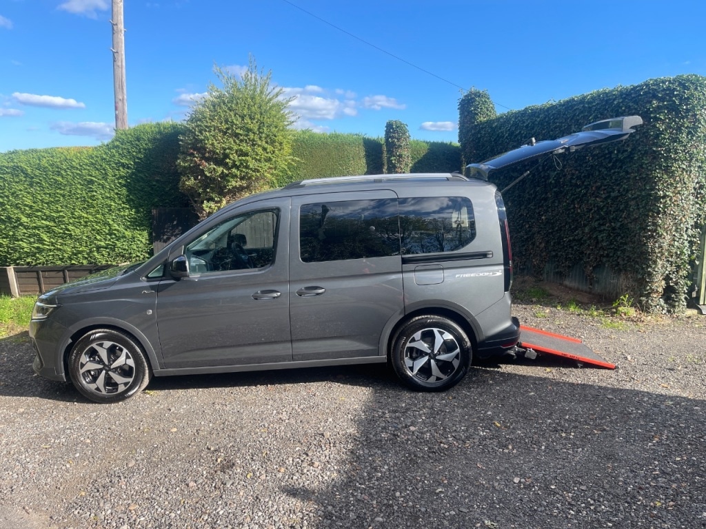 Used Ford Tourneo Connect 2025 for sale - 76068214: Photo 5