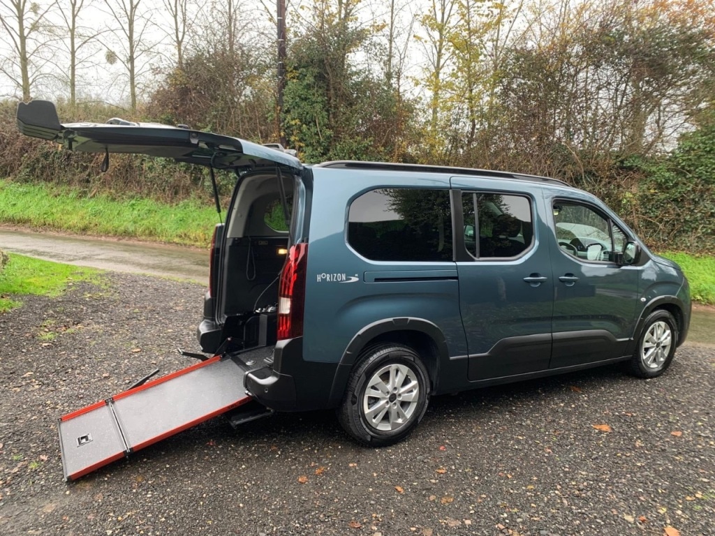 Used Peugeot Rifter 2024 for sale - 76798594: Photo 1