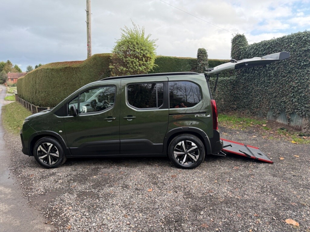 Used Peugeot Rifter 2024 for sale - 76723452: Photo 4