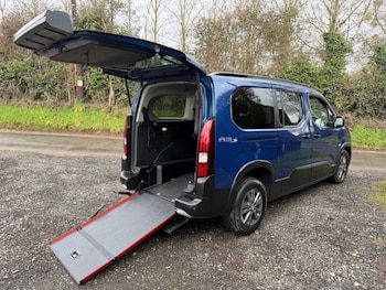 2023 - 1.5 BlueHDi 130 GT [7 Seats] 5dr EAT8