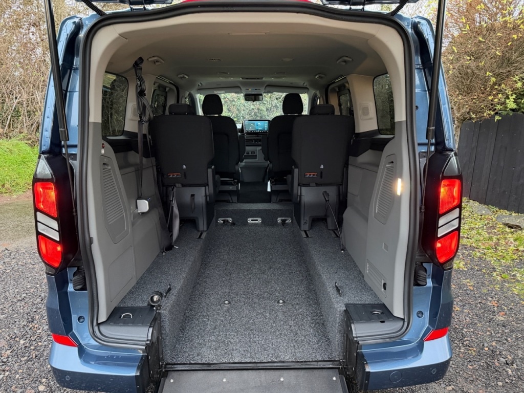 Used Ford Tourneo Custom 2025 for sale - 76863130: Photo 2