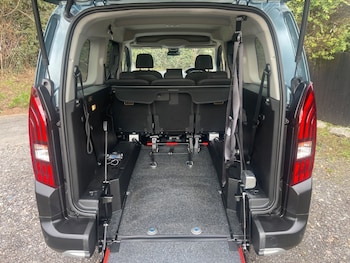 Used Peugeot Rifter 2024 for sale - 76209958: Photo 2