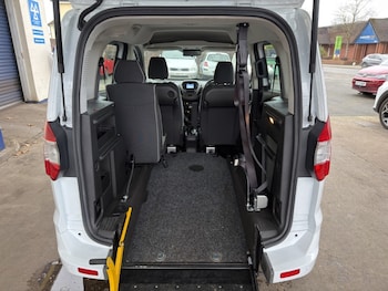 Used Ford Tourneo Courier 2020 for sale - 77061470: Photo