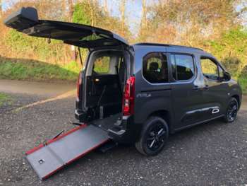 2024 - 1.5 BlueHDi 100 Feel M 5dr WHEELCHAIR ACCESSIBLE VEHICLE 3 SEATS