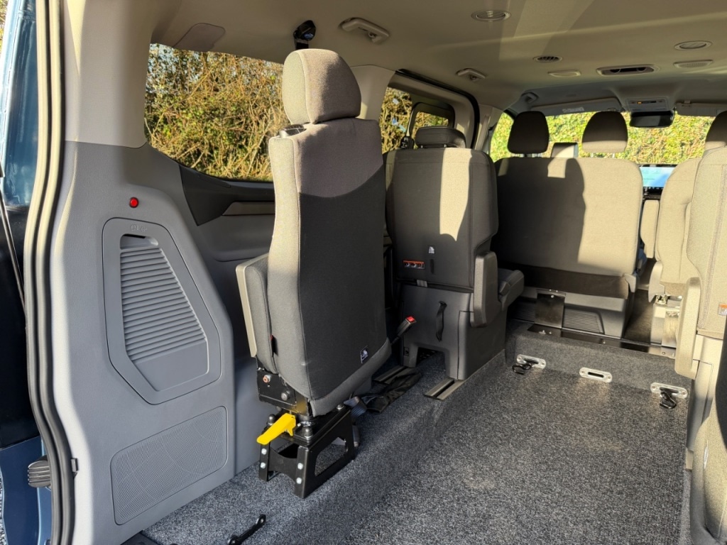 Used Ford Tourneo Custom 2025 for sale - 76882912: Photo 2