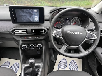 Used Dacia Jogger 2023 for sale - 76625553: Photo