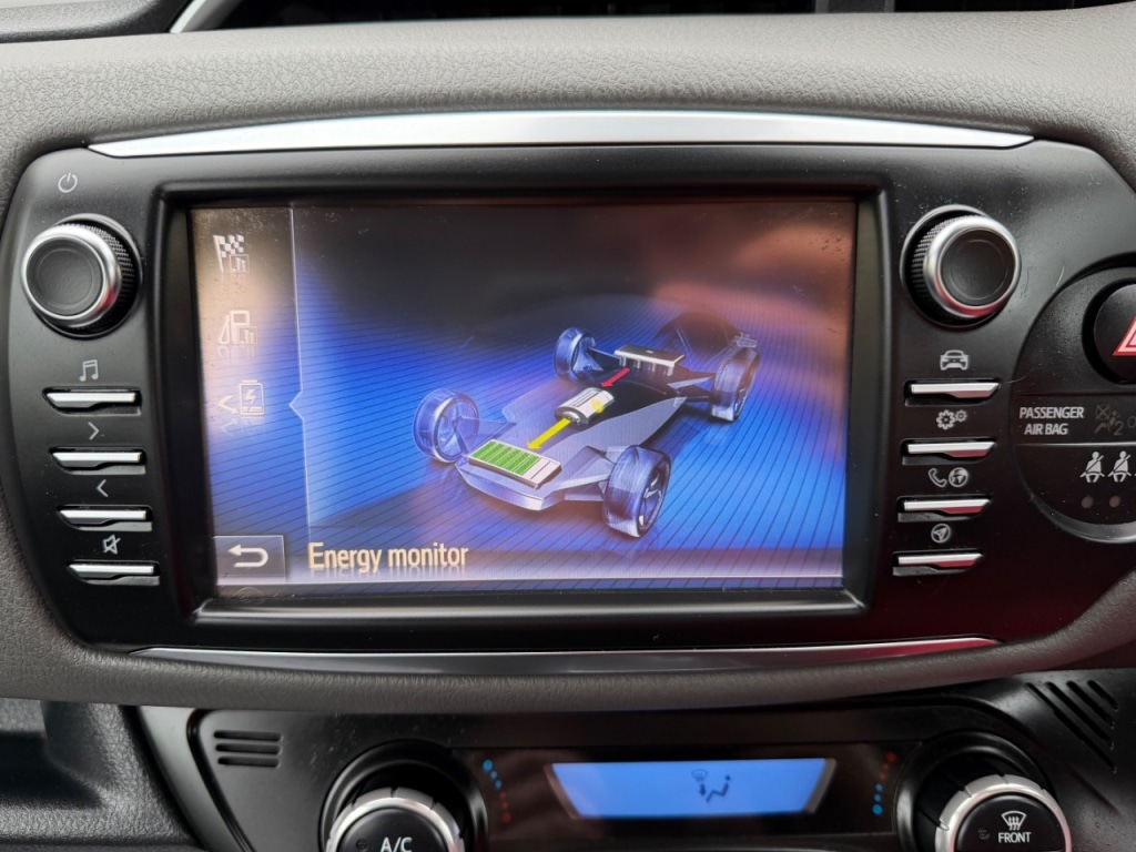 Used Toyota Yaris 2020 for sale - 76222959: Photo 2