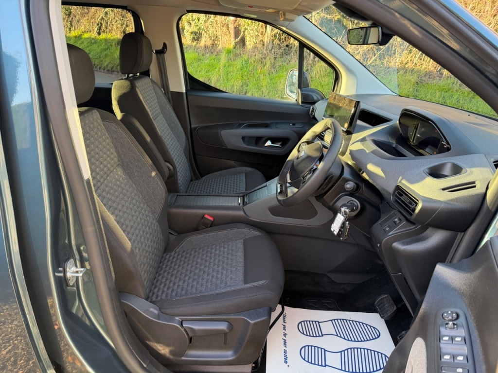 Used Peugeot Rifter 2024 for sale - 77034404: Photo 15