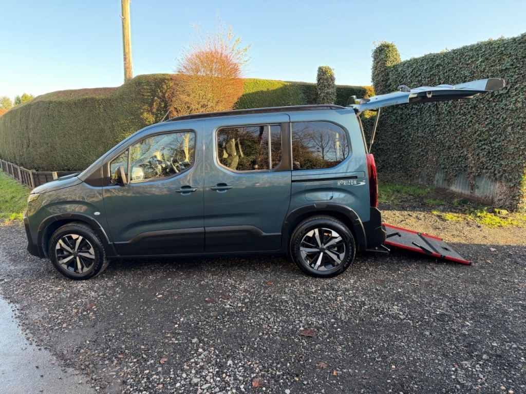 Used Peugeot Rifter 2024 for sale - 77034404: Photo 4