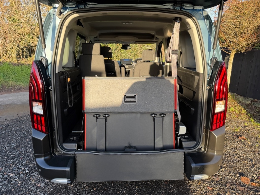 Used Peugeot Rifter 2024 for sale - 77034404: Photo 5