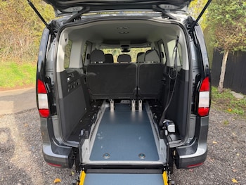 Used Ford Tourneo Connect 2024 for sale - 76367135: Photo