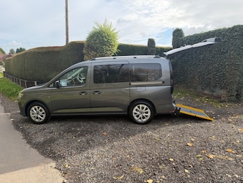 Used Ford Tourneo Connect 2024 for sale - 76367135: Photo