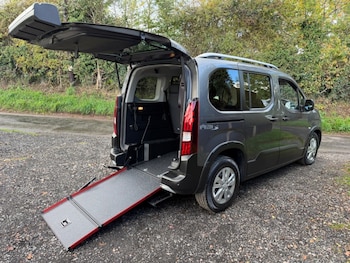 2020 - 1.5 BlueHDi 100 Allure 5dr 3 SEAT WHEELCHAIR ACCESSIBLE VEHICLE
