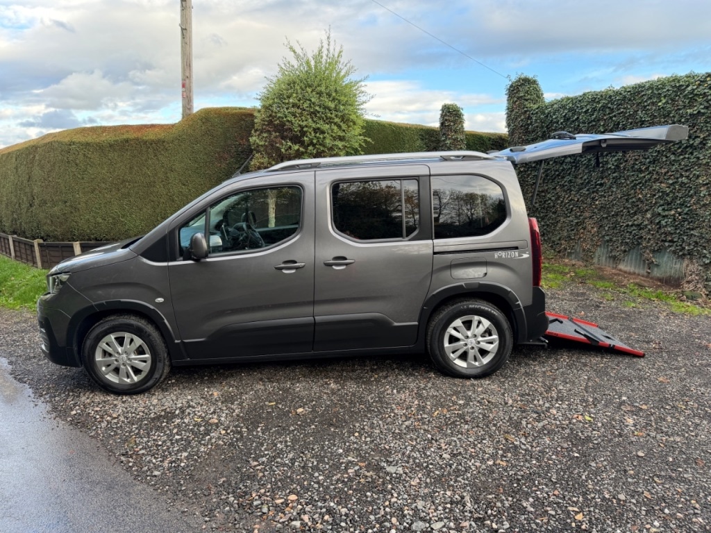 Used Peugeot Rifter 2020 for sale - 76322782: Photo 4