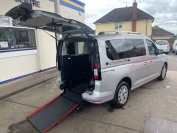2024 - 2.0 EcoBlue Titanium 5dr WHEELCHAIR ACCESSIBLE VEHICLE