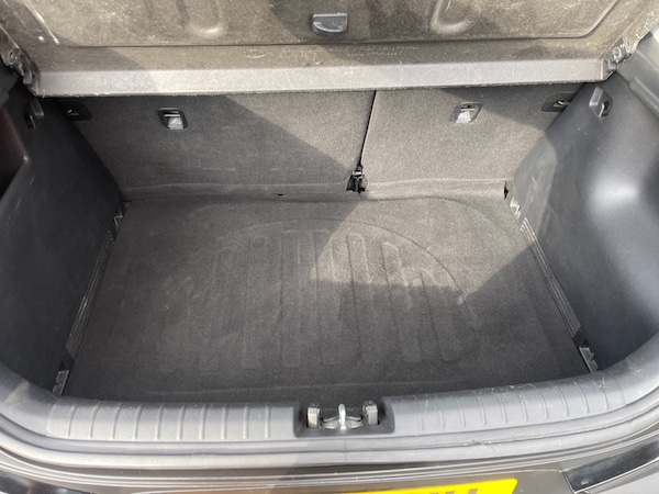Used Kia Stonic 2018 for sale - 76028834: Photo 7