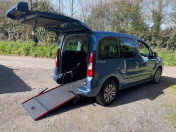 2018 - HORIZON RS BLUE HDI S/S AUTOMATIC WHEELCHAIR ACCESSIBLE VEHICLE 5 SEATS 5-Door