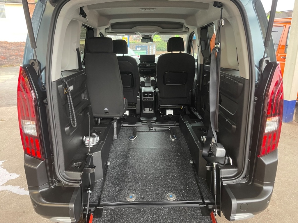 Used Peugeot Rifter 2025 for sale - 77034353: Photo 2