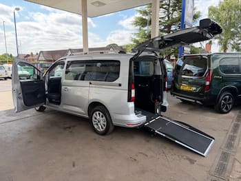 Used Ford Tourneo Connect 2024 for sale - 79785747: Photo