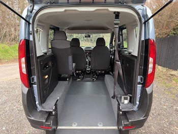 Used Fiat Doblo 2018 for sale - 77033176: Photo