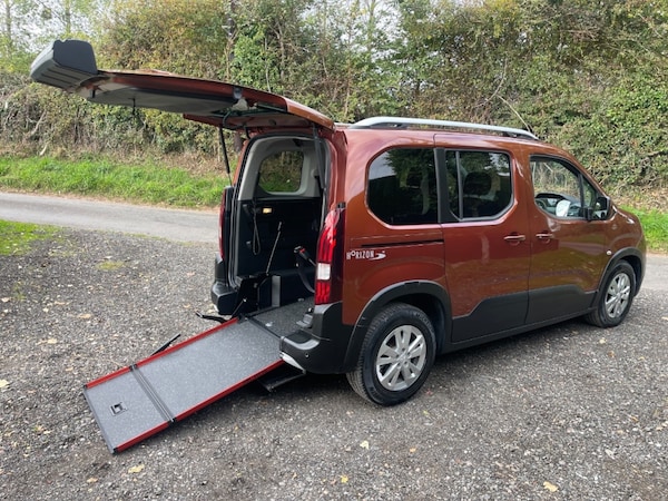 Used Peugeot Rifter 2020 for sale - 76209931: Photo 1
