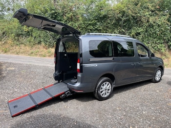 Used Ford Tourneo Connect 2024 for sale - 75335290: Photo