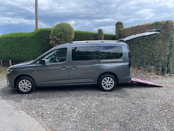 Used Ford Tourneo Connect 2024 for sale - 75335290: Photo