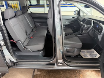 Used Ford Grand Tourneo Connect 2025 for sale - 77805396: Photo