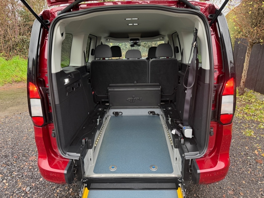 Used Ford Tourneo Connect 2024 for sale - 76863128: Photo 2