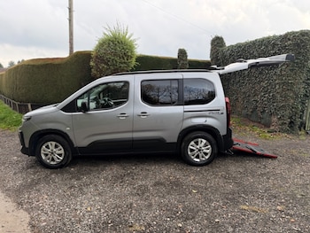 Used Peugeot Rifter 2024 for sale - 76481241: Photo