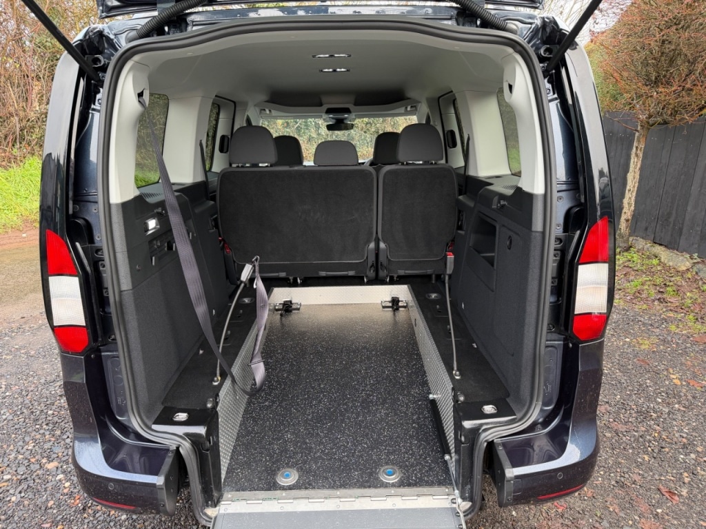 Used Ford Grand Tourneo Connect 2025 for sale - 77211643: Photo 2