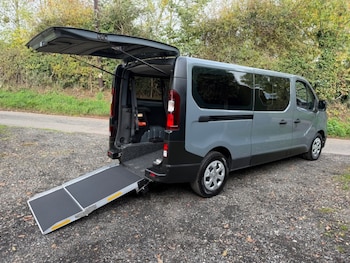 2024 - TRAFIC LL30 BUSINESS WHEELCHAIR ACCESSIBLE VEHICLE 5 SEATS 5-Door