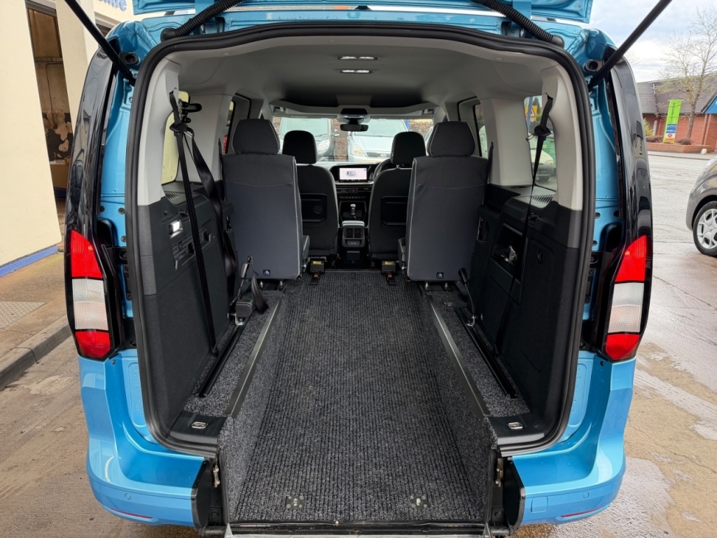 Used Ford Tourneo Connect 2024 for sale - 77187704: Photo 2