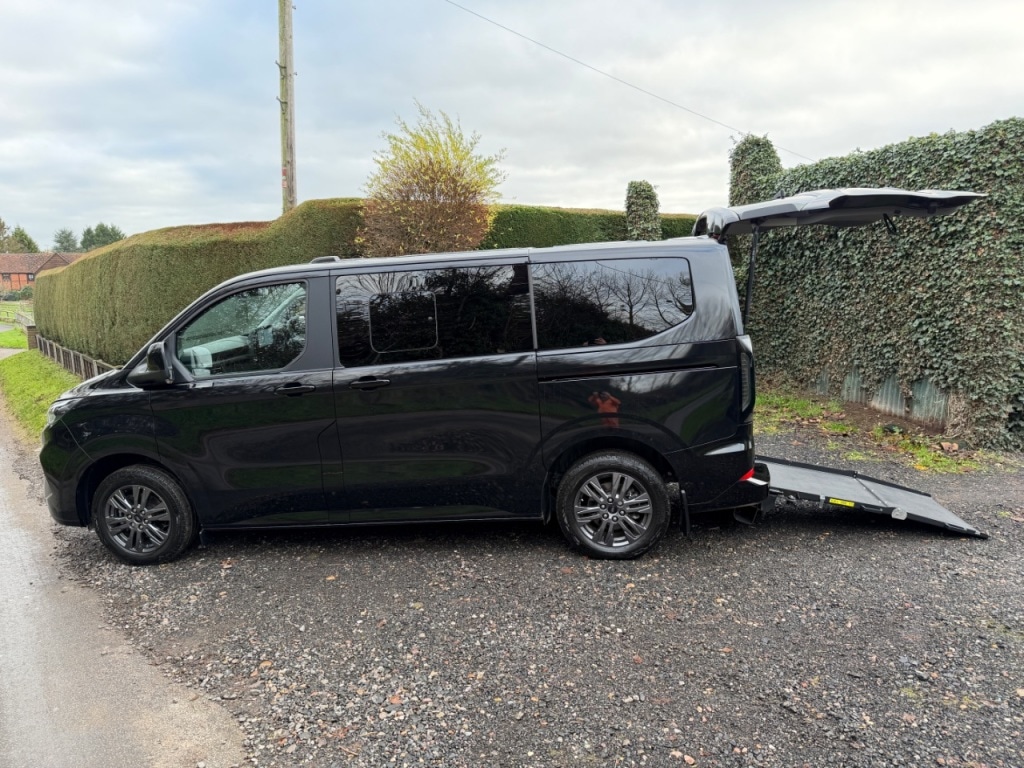 Used Ford Tourneo Custom 2025 for sale - 76863129: Photo 4