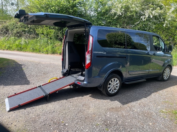 Used Ford Tourneo Custom 2024 for sale - 74459557: Photo 1
