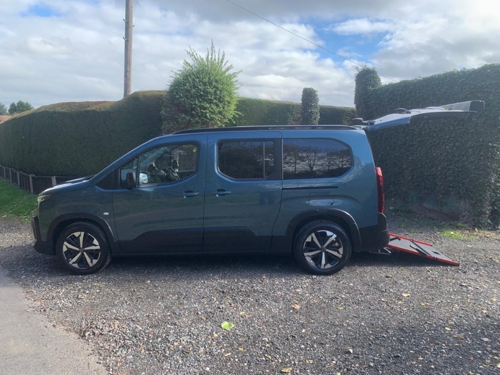 Used Peugeot Rifter 2025 for sale - 76197137: Photo 2