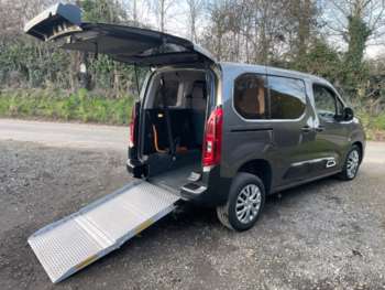 2020 - 1.5 BlueHDi 100 Feel M 5dr WHEELCHAIR ACCESSIBLE VEHICLE 4 SEATS WINCH