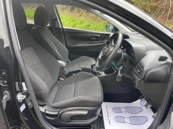 Used Hyundai BAYON 2023 for sale - 76184881: Photo 2
