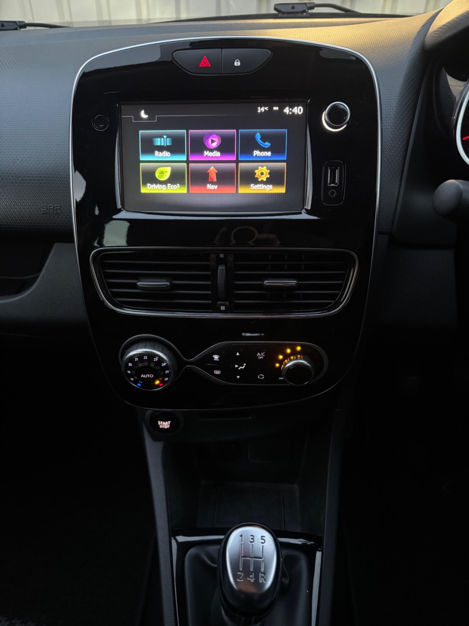 Used Renault Clio 2018 for sale - 76484615: Photo 10