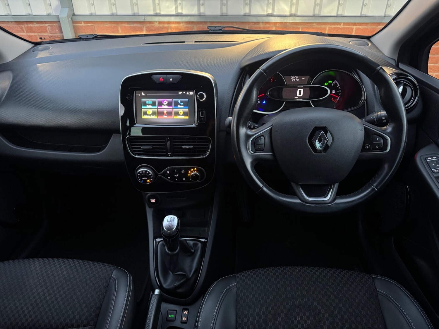 Used Renault Clio 2018 for sale - 76484615: Photo 11