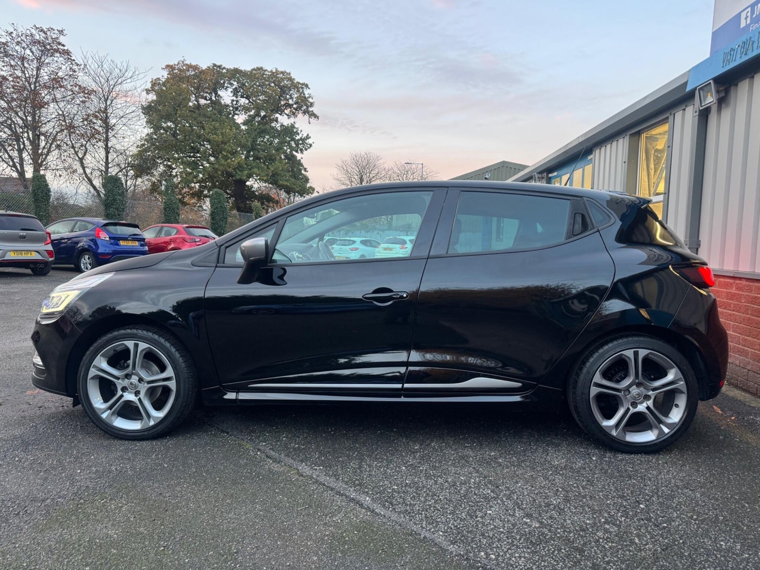 Used Renault Clio 2018 for sale - 76484615: Photo 6