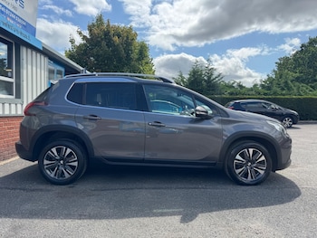 Used Peugeot 2008 2017 for sale - 76071519: Photo
