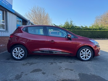 Used Renault Clio 2017 for sale - 76071514: Photo