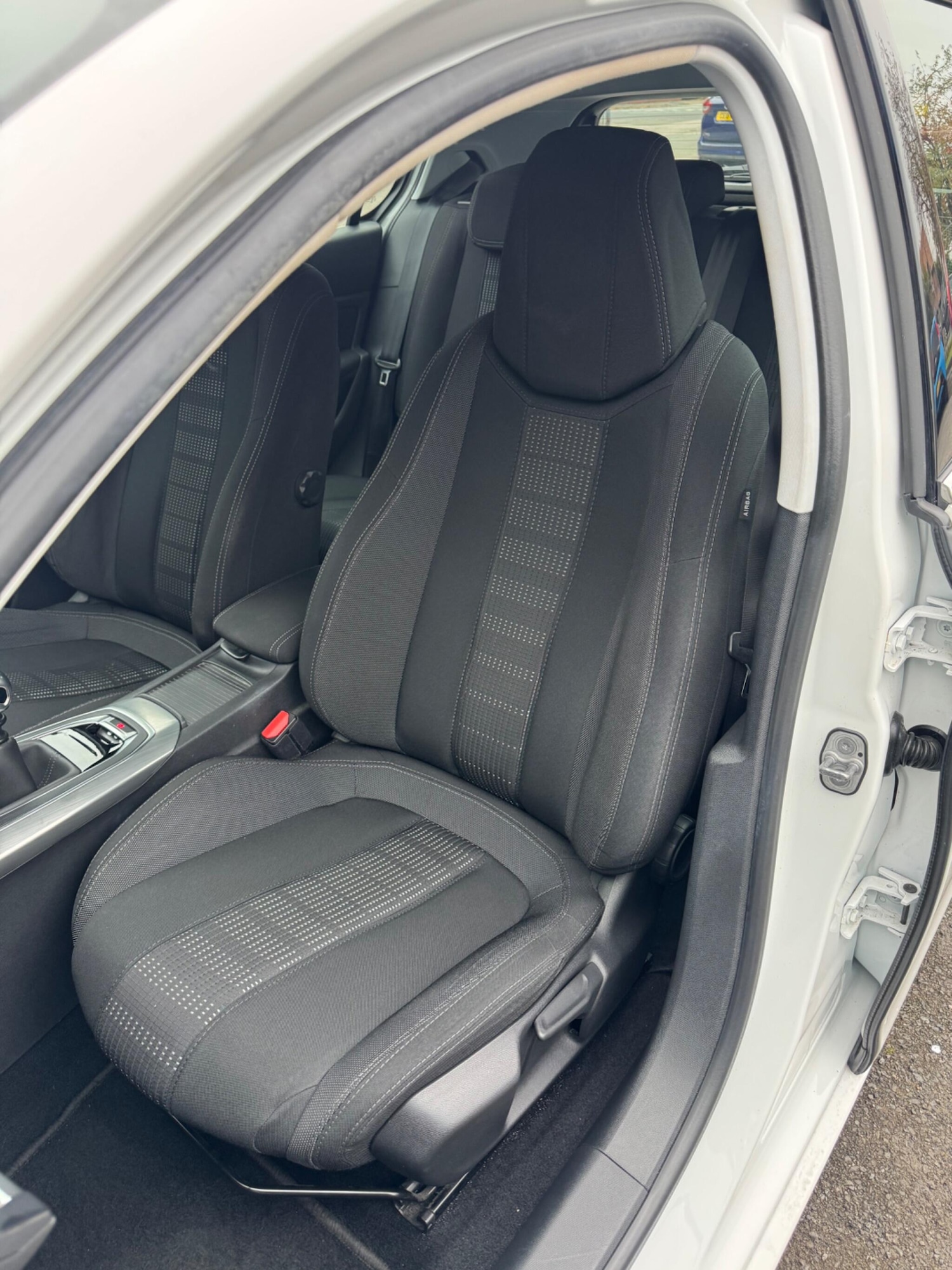 Used Peugeot 308 2016 for sale - 76499236: Photo 13