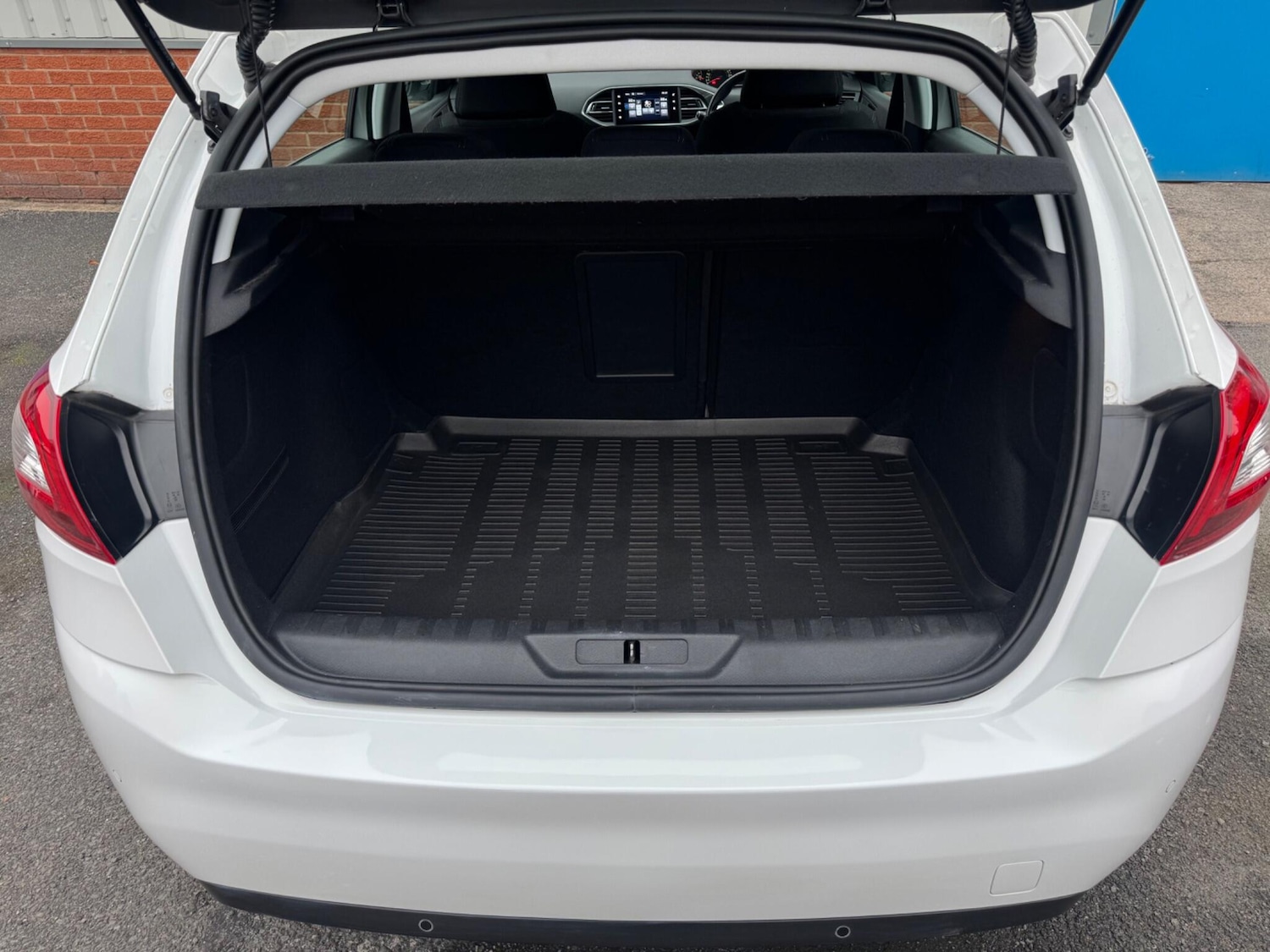 Used Peugeot 308 2016 for sale - 76499236: Photo 17