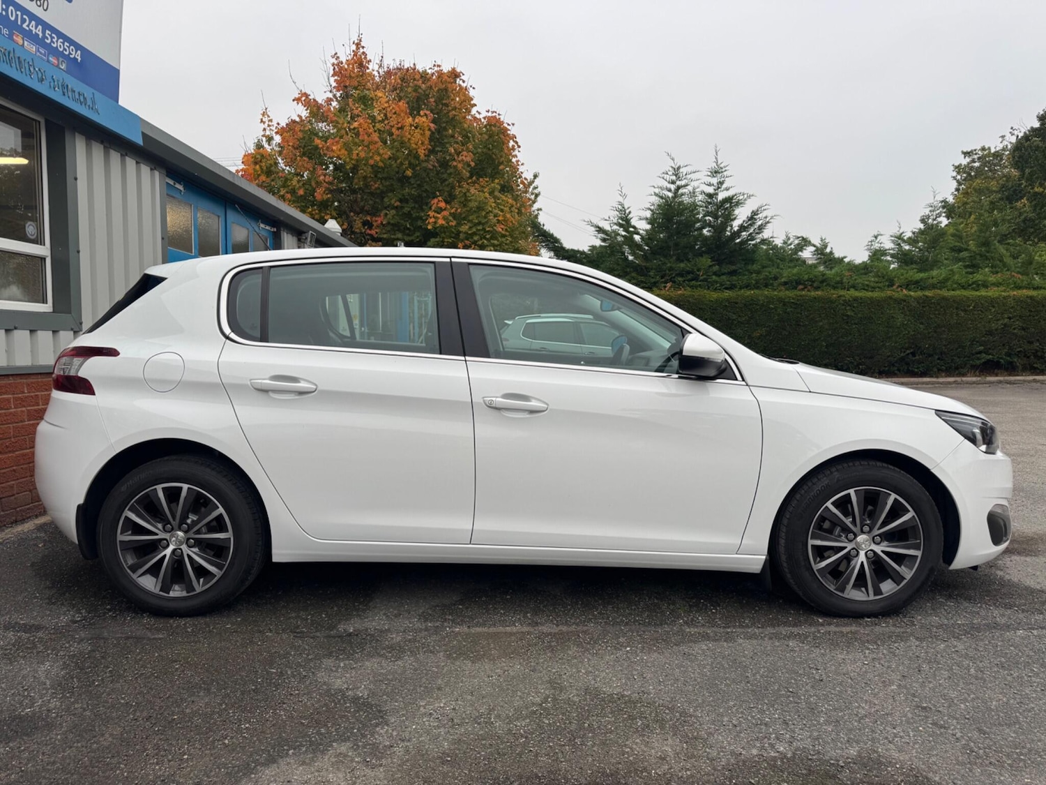 Used Peugeot 308 2016 for sale - 76499236: Photo 2