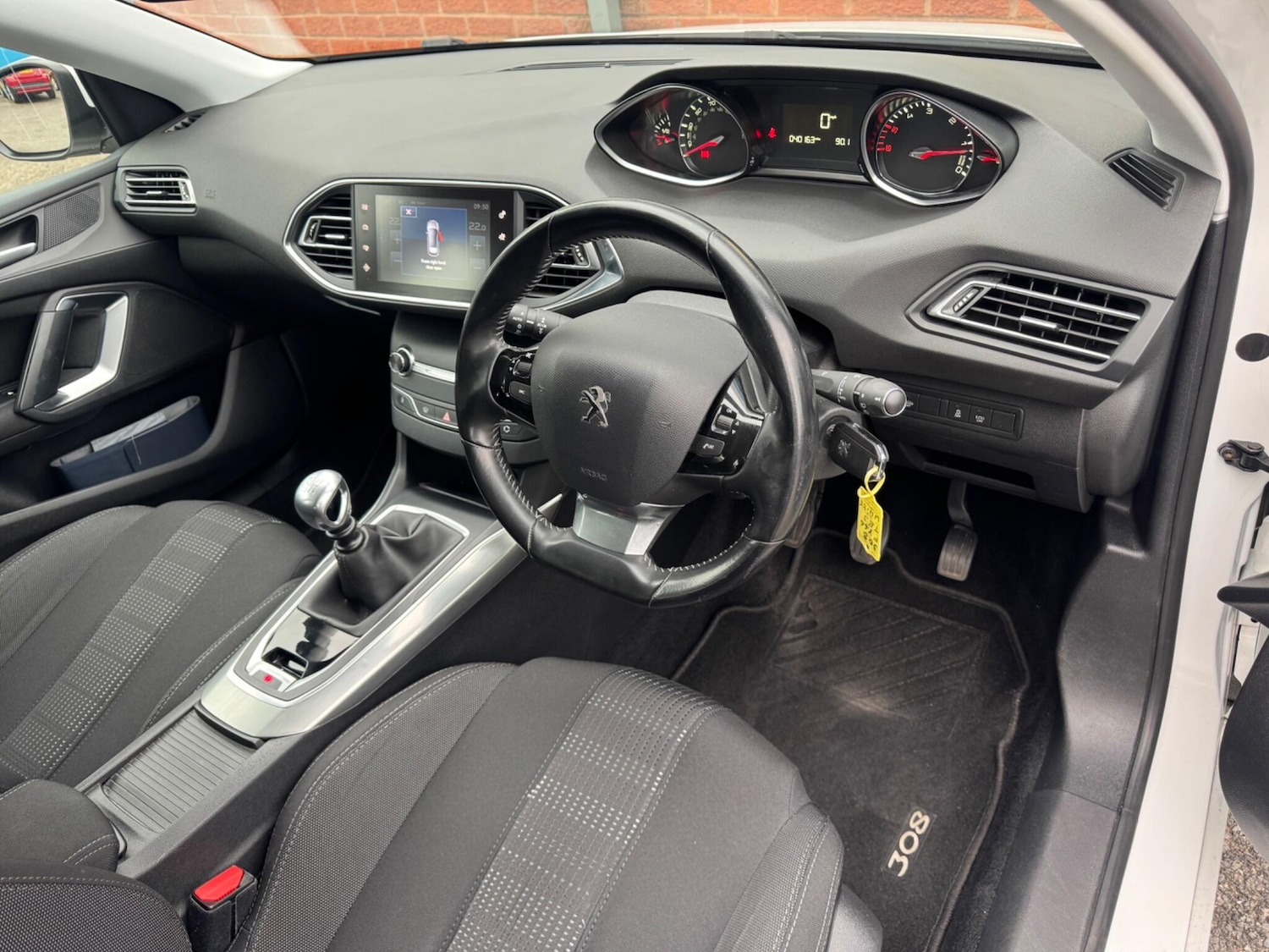 Used Peugeot 308 2016 for sale - 76499236: Photo 9