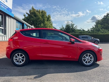 Used Ford Fiesta 2017 for sale - 76071991: Photo