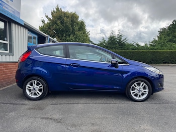 Used Ford Fiesta 2016 for sale - 76072102: Photo