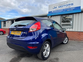 Used Ford Fiesta 2016 for sale - 76072102: Photo